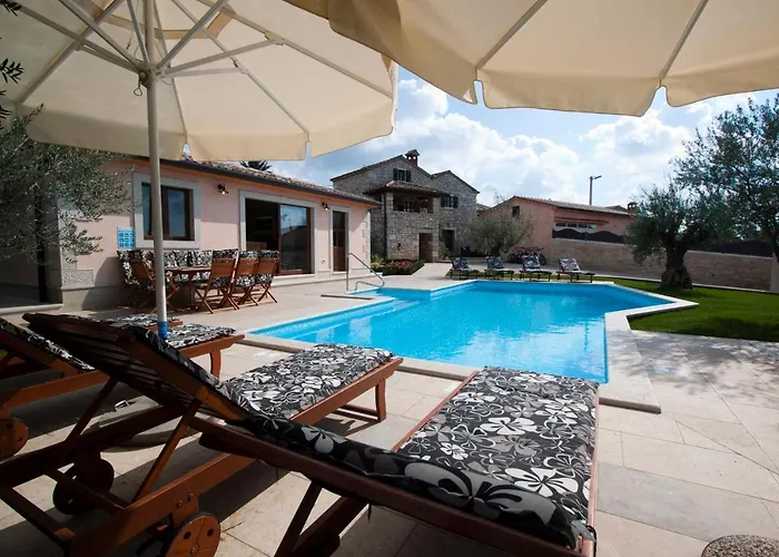 빌라 Ulika By Višnjan